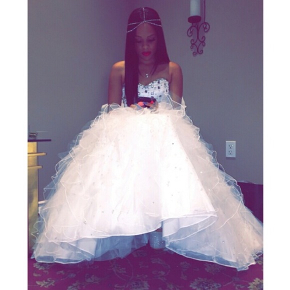 White Mermaid wedding dress - Picture 6 of 7